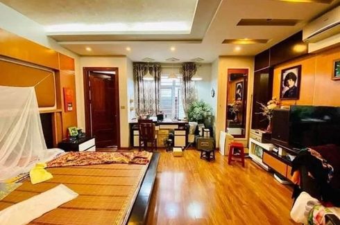 Cần bán nhà riêng 6 phòng ngủ tại Ngã Tư Sở, Quận Đống Đa, Hà Nội