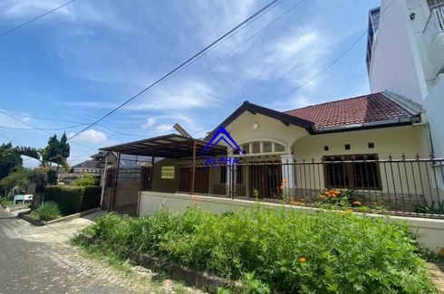 Rumah disewa dengan 3 kamar tidur di Cihanjuang Rahayu, Jawa Barat