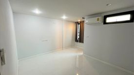 3 Bedroom Townhouse for sale in Punna Residence Oasis 2, Nong Pa Khrang, Chiang Mai