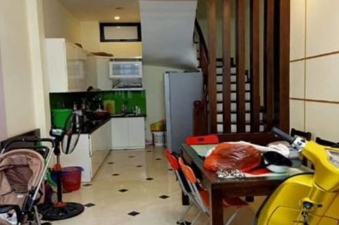 3 Bedroom House for sale in Thuong Dinh, Ha Noi