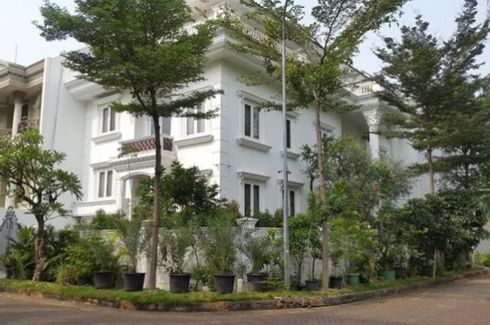 Rumah dijual dengan 4 kamar tidur di Kelapa Gading Barat, Jakarta