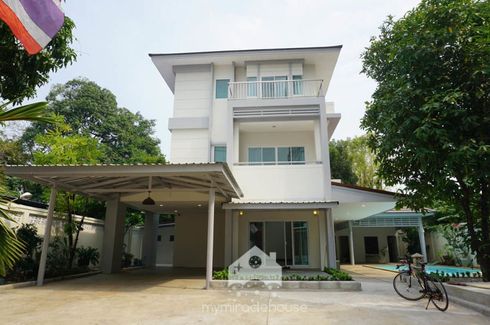 3 Bedroom House for rent in Khlong Toei Nuea, Bangkok near MRT Sukhumvit