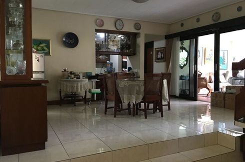 Rumah dijual dengan 5 kamar tidur di Ciumbuleuit, Jawa Barat