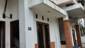 Rumah disewa dengan 5 kamar tidur di Tebet Barat, Jakarta