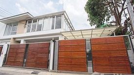 4 Bedroom House for sale in Khlong Tan Nuea, Bangkok