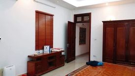 6 Bedroom House for sale in Thuy Khue, Ha Noi