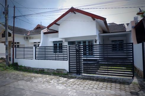 Rumah disewa dengan 3 kamar tidur di Bener, Yogyakarta
