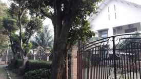 Rumah dijual dengan 7 kamar tidur di Pamulang Barat, Banten