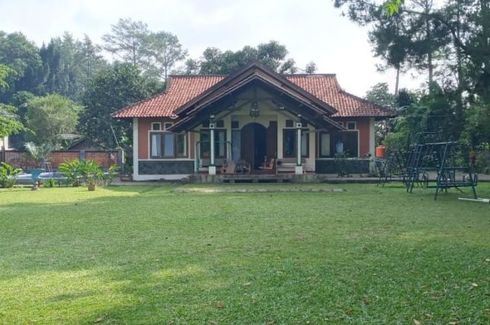 Villa dijual dengan 8 kamar tidur di Antajaya, Jawa Barat