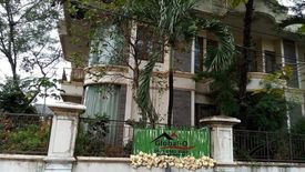 Rumah dijual dengan 5 kamar tidur di Duren Sawit, Jakarta