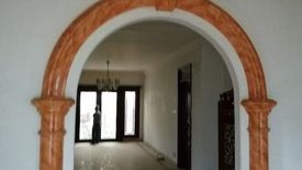 Rumah dijual dengan 5 kamar tidur di Duren Sawit, Jakarta