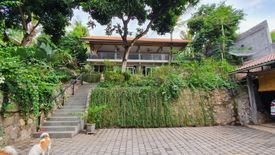 Villa dijual dengan 5 kamar tidur di Alasangker, Bali