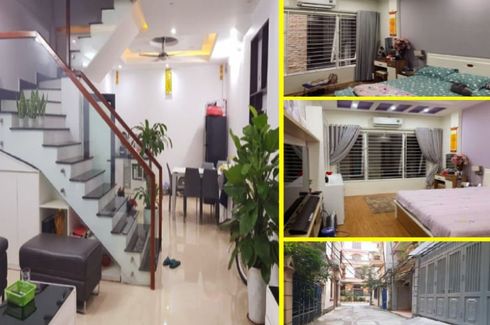 4 Bedroom House for sale in Dich Vong Hau, Ha Noi
