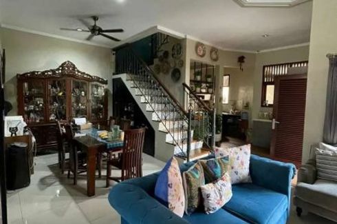 Rumah dijual dengan 6 kamar tidur di Cilandak Timur, Jakarta