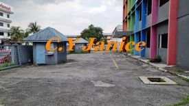 Warehouse / Factory for Sale or Rent in Petaling Jaya, Selangor