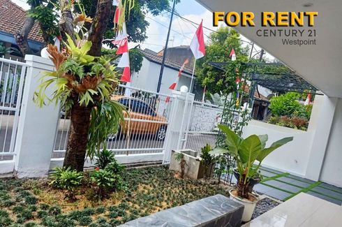Rumah disewa dengan 4 kamar tidur di Cijagra, Jawa Barat
