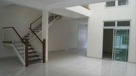 5 Bedroom House for sale in Taman Ungku Tun Aminah, Johor