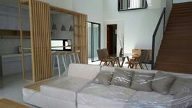 Villa dijual dengan 4 kamar tidur di Ciwaruga, Jawa Barat
