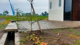 Tanah dijual dengan  di Menanggal, Jawa Timur