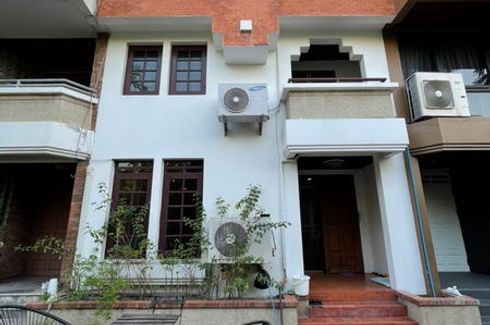 3 Bedroom Townhouse for rent in Phra Khanong, Bangkok near BTS Thong Lo