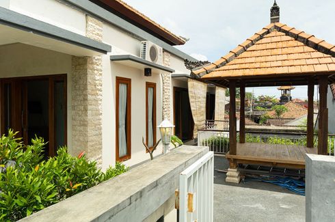 Rumah disewa dengan 3 kamar tidur di Kerobokan, Bali