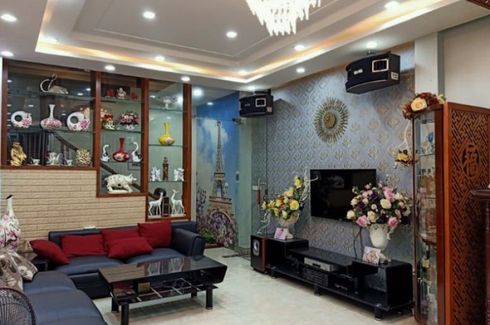 4 Bedroom House for sale in Dich Vong Hau, Ha Noi