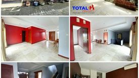Rumah disewa dengan 4 kamar tidur di Dangin Puri, Bali