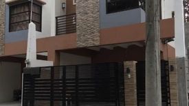 5 Bedroom House for sale in Pulong Santa Cruz, Laguna