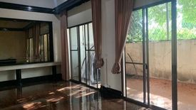 4 Bedroom House for sale in Khlong Tan Nuea, Bangkok