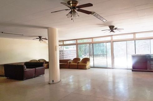 7 Bedroom House for sale in Urdaneta Village, Bangkal, Metro Manila near MRT-3 Magallanes