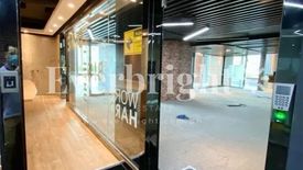 Commercial for rent in Urdaneta, Metro Manila near MRT-3 Ayala