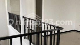 Rumah disewa dengan 4 kamar tidur di Manyaran, Jawa Tengah
