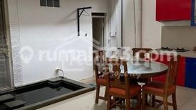 Rumah disewa dengan 4 kamar tidur di Manyaran, Jawa Tengah