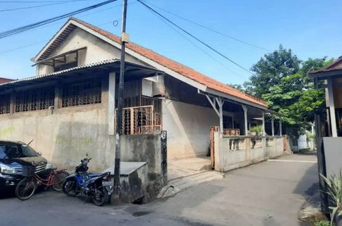 Rumah dijual dengan 10 kamar tidur di Tanjung Duren Selatan, Jakarta