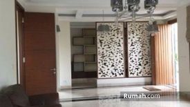 Rumah dijual dengan 4 kamar tidur di Babakan Madang, Jawa Barat
