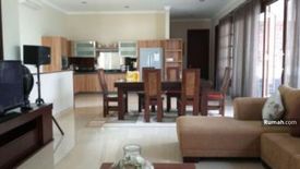 Rumah dijual dengan 4 kamar tidur di Babakan Madang, Jawa Barat