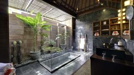 Villa dijual dengan 4 kamar tidur di Gianyar, Bali