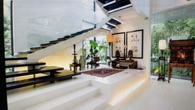 4 Bedroom House for sale in San Lorenzo, Metro Manila near MRT-3 Ayala