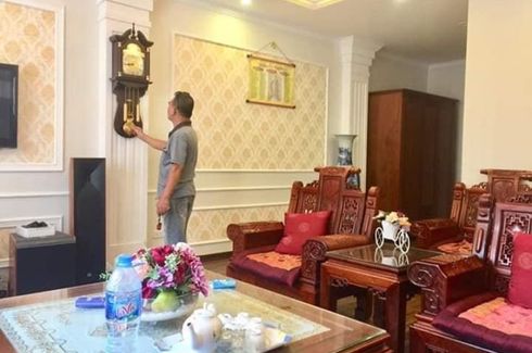 10 Bedroom Townhouse for sale in Nga Tu So, Ha Noi