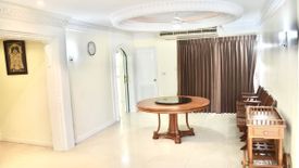 3 Bedroom Condo for sale in Saichol Mansion, Bang Lamphu Lang, Bangkok near BTS Saphan Taksin