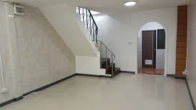 2 Bedroom Townhouse for sale in Thitiporn 2, Saphan Sung, Bangkok near MRT Sammakon