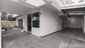 3 Bedroom House for rent in Khlong Tan Nuea, Bangkok