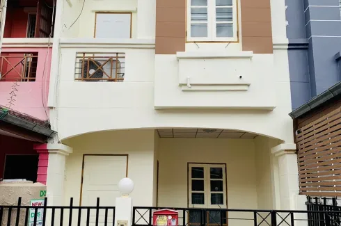 2 Bedroom Townhouse for sale in Nong Mai Daeng, Chonburi