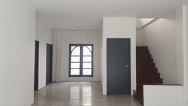 3 Bedroom Townhouse for sale in Tha Kham, Bangkok