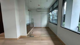 1 Bedroom Office for rent in Khlong Toei, Bangkok