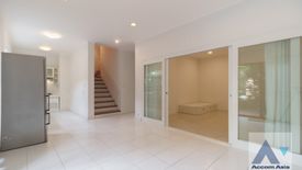 3 Bedroom Townhouse for rent in Khlong Tan Nuea, Bangkok