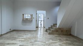 3 Bedroom Townhouse for rent in Guadalupe Viejo, Metro Manila near MRT-3 Guadalupe