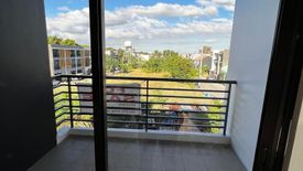 3 Bedroom Townhouse for sale in Manuyo Dos, Metro Manila