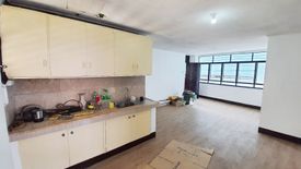 3 Bedroom Apartment for rent in Barangay 40, Metro Manila near LRT-1 Gil Puyat