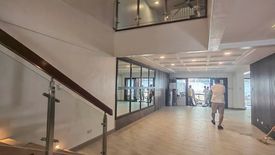 4 Bedroom Villa for rent in San Lorenzo, Metro Manila near MRT-3 Ayala